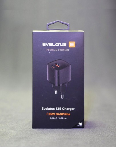 Evelatus USB-A un USB-C adapteris ar jaudu līdz 30W, piemērots ātrai dažādu ierīču uzlādei