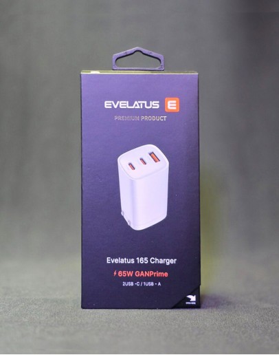 Evelatus 65W Max Fast Charger adapteris ar diviem portiem, USB-C1 un USB-A, baltā krāsā